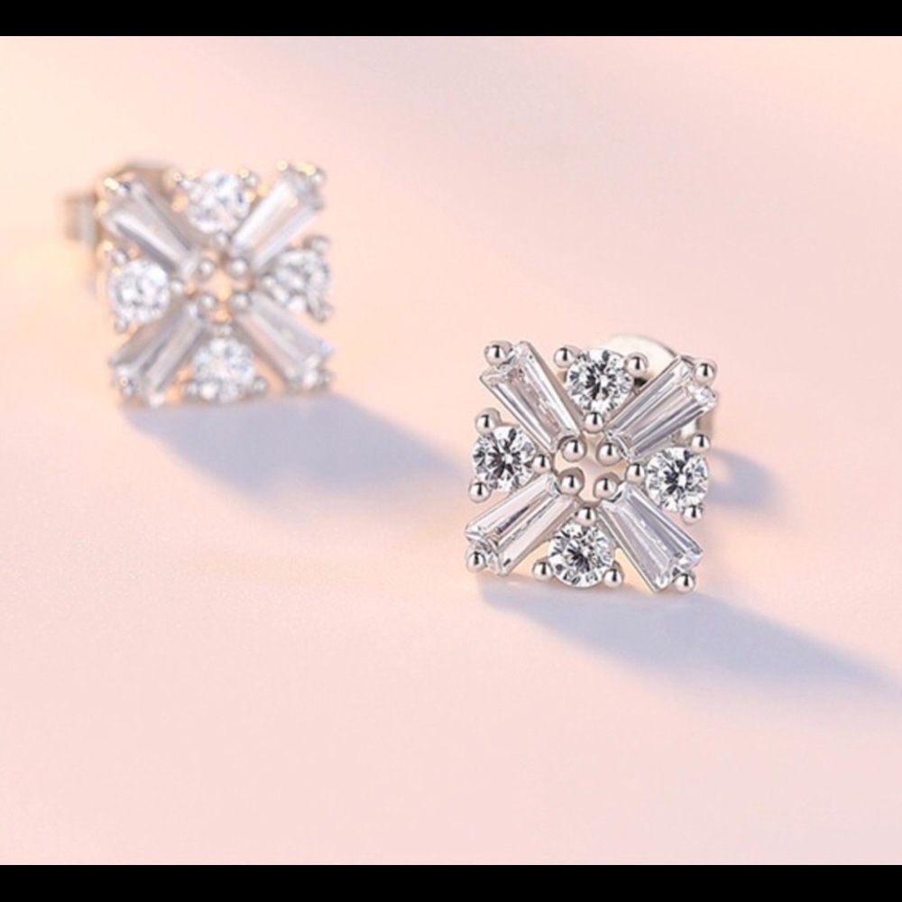 AAA cz baguette 925 studs - Picture 5 of 8